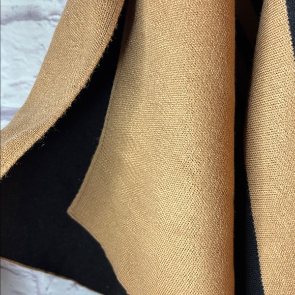 🔵Zara Tan and Black Knit Poncho - Picture 10 of 13